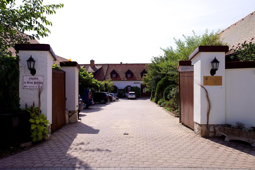 Fogado Az Oreg Preshez Hotel Mor Bagian luar foto