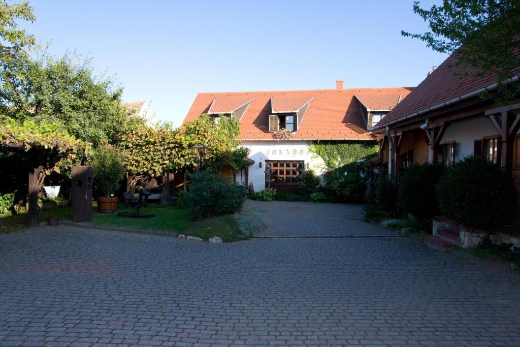 Fogado Az Oreg Preshez Hotel Mor Bagian luar foto