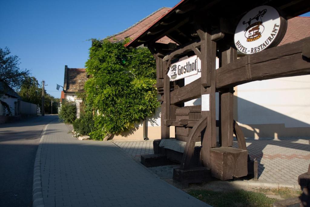 Fogado Az Oreg Preshez Hotel Mor Bagian luar foto