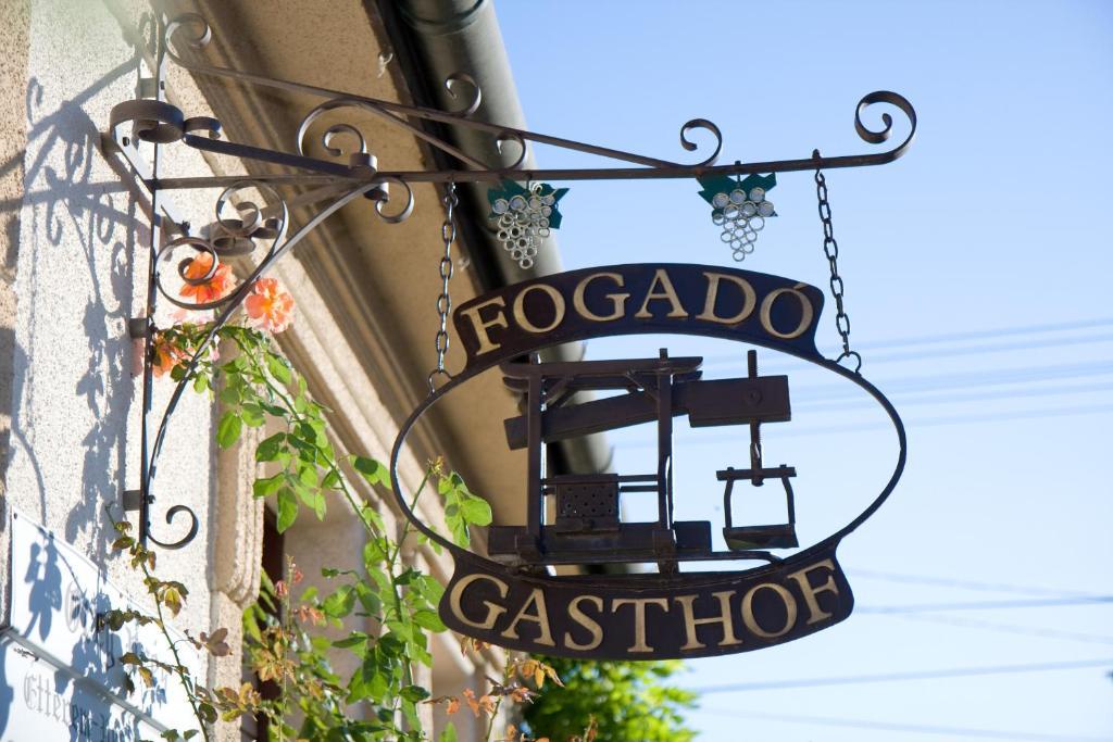 Fogado Az Oreg Preshez Hotel Mor Bagian luar foto