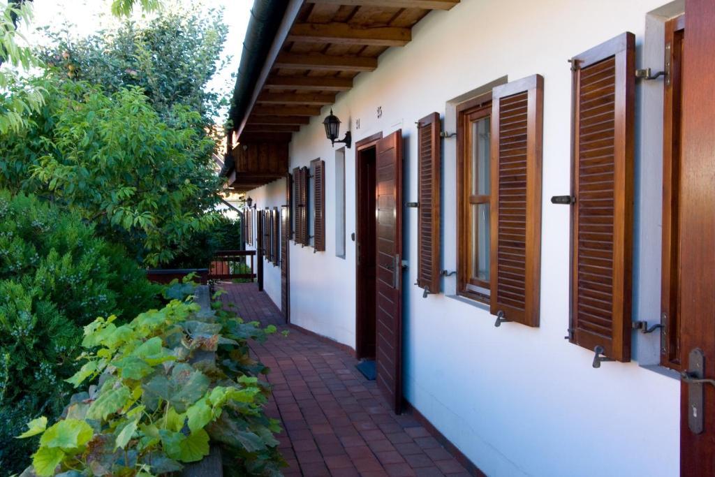 Fogado Az Oreg Preshez Hotel Mor Bagian luar foto